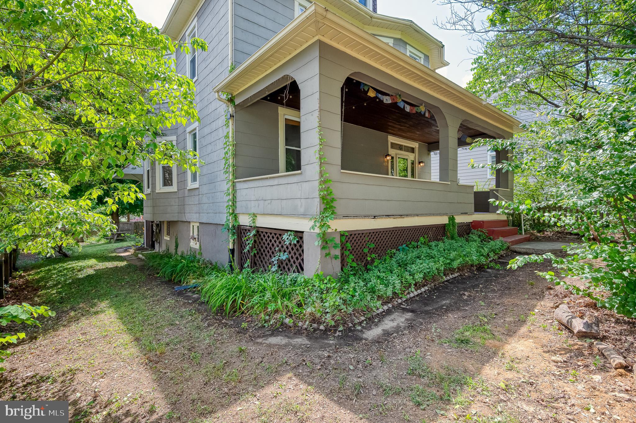 LAURAVILLE HISTORIC DISTRICT - Residential