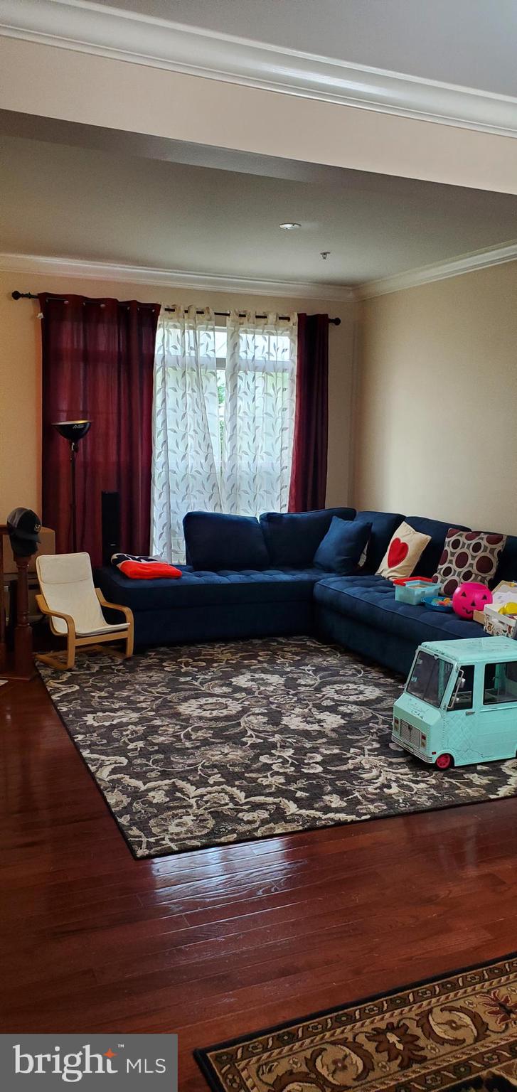 GREENWAY VILLAGE - Residential Lease