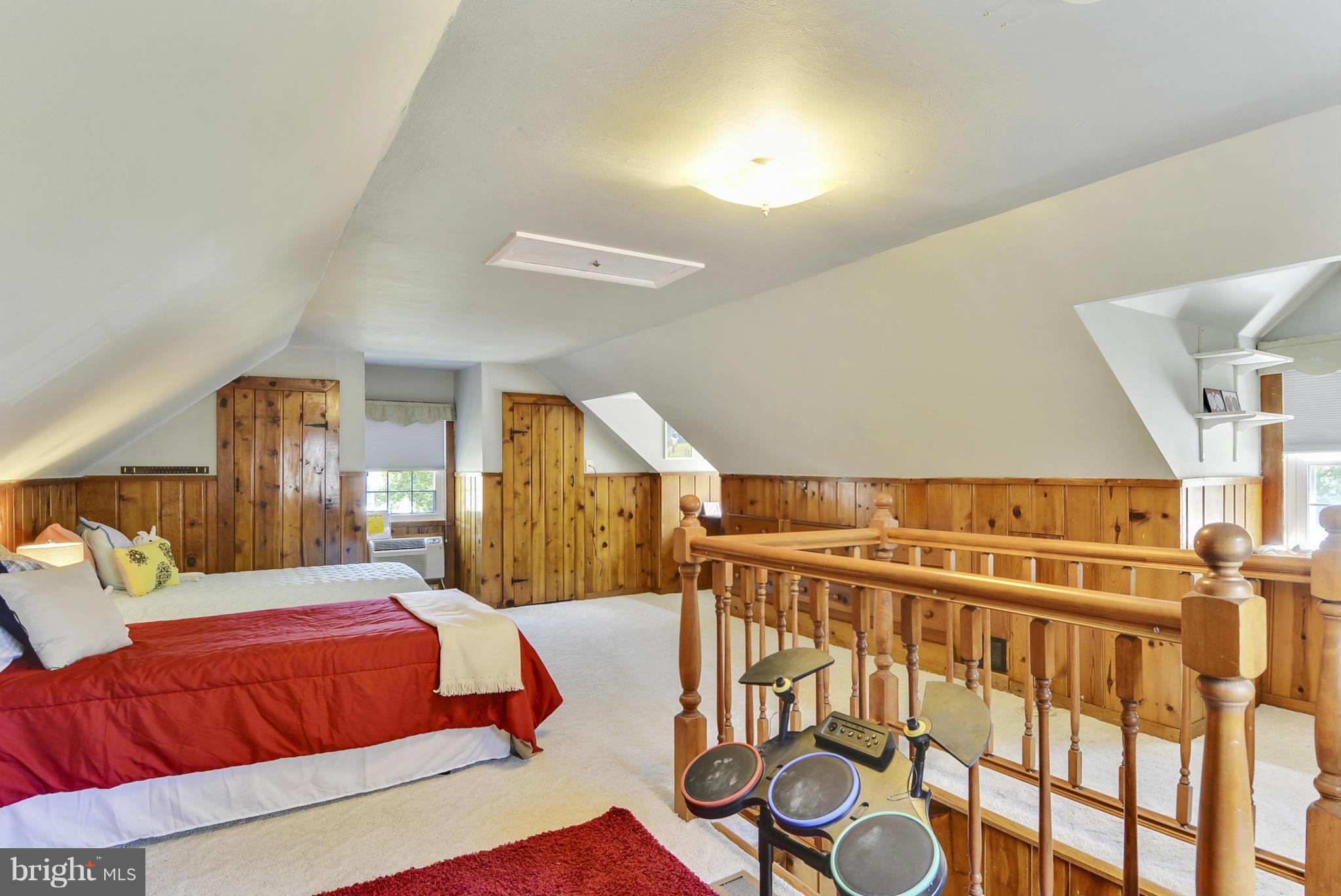 CHESTNUT RIDGE MANOR - Residential