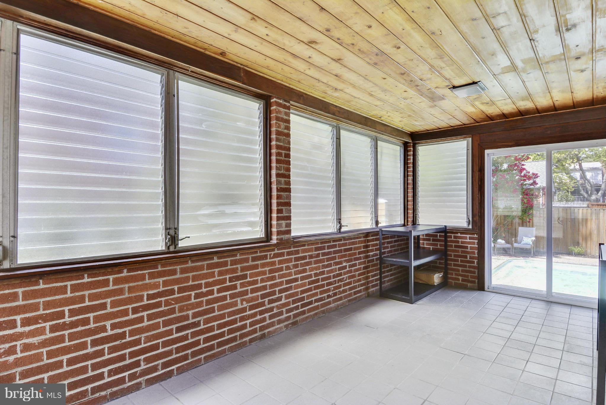CHESTNUT RIDGE MANOR - Residential