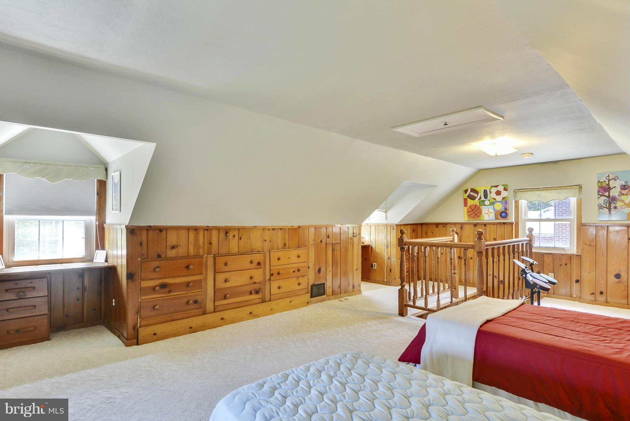 CHESTNUT RIDGE MANOR - Residential