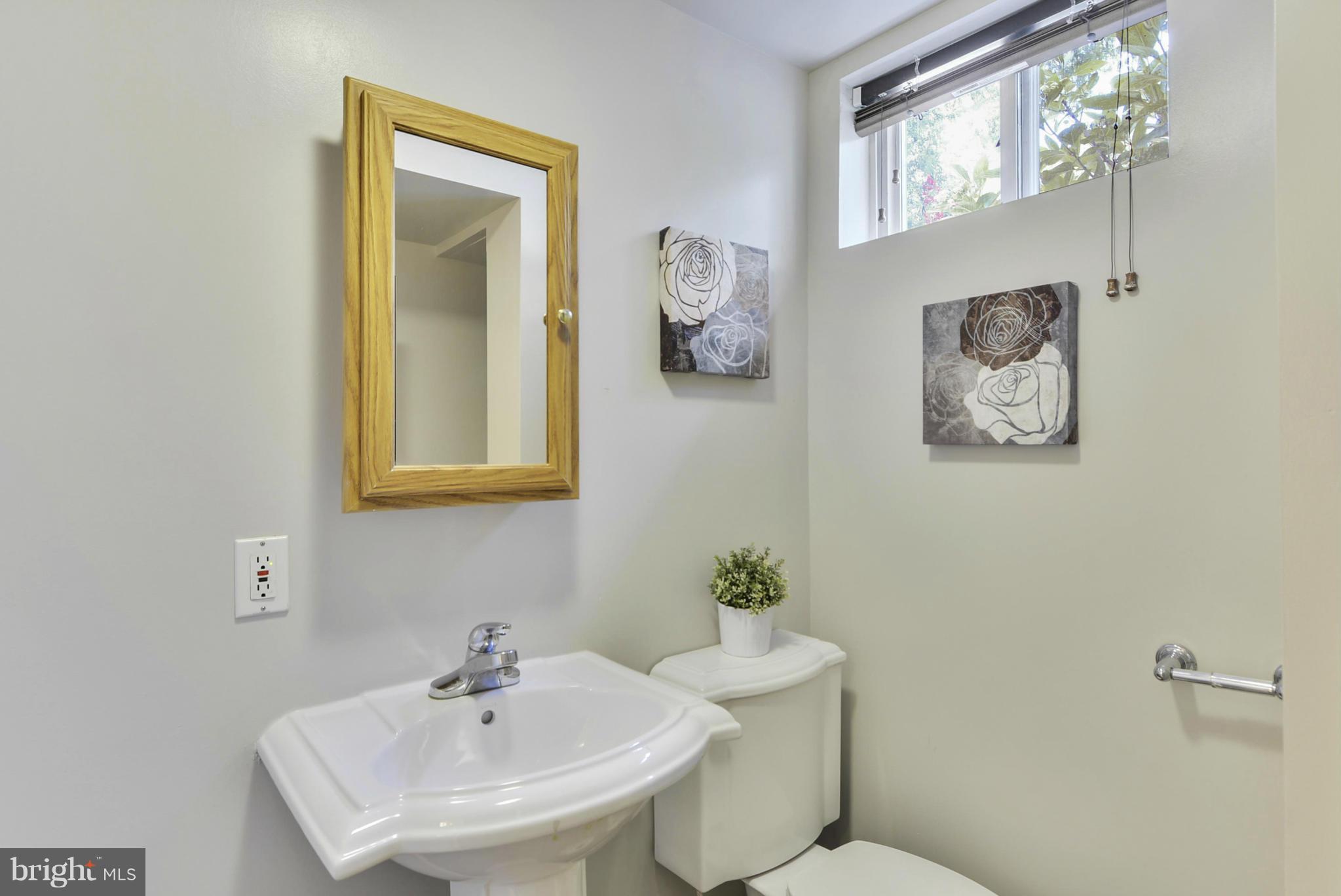 CHESTNUT RIDGE MANOR - Residential