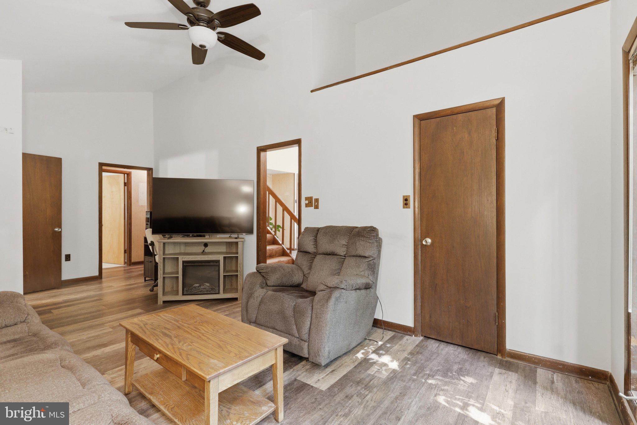 KEYS FERRY ACRES - Residential