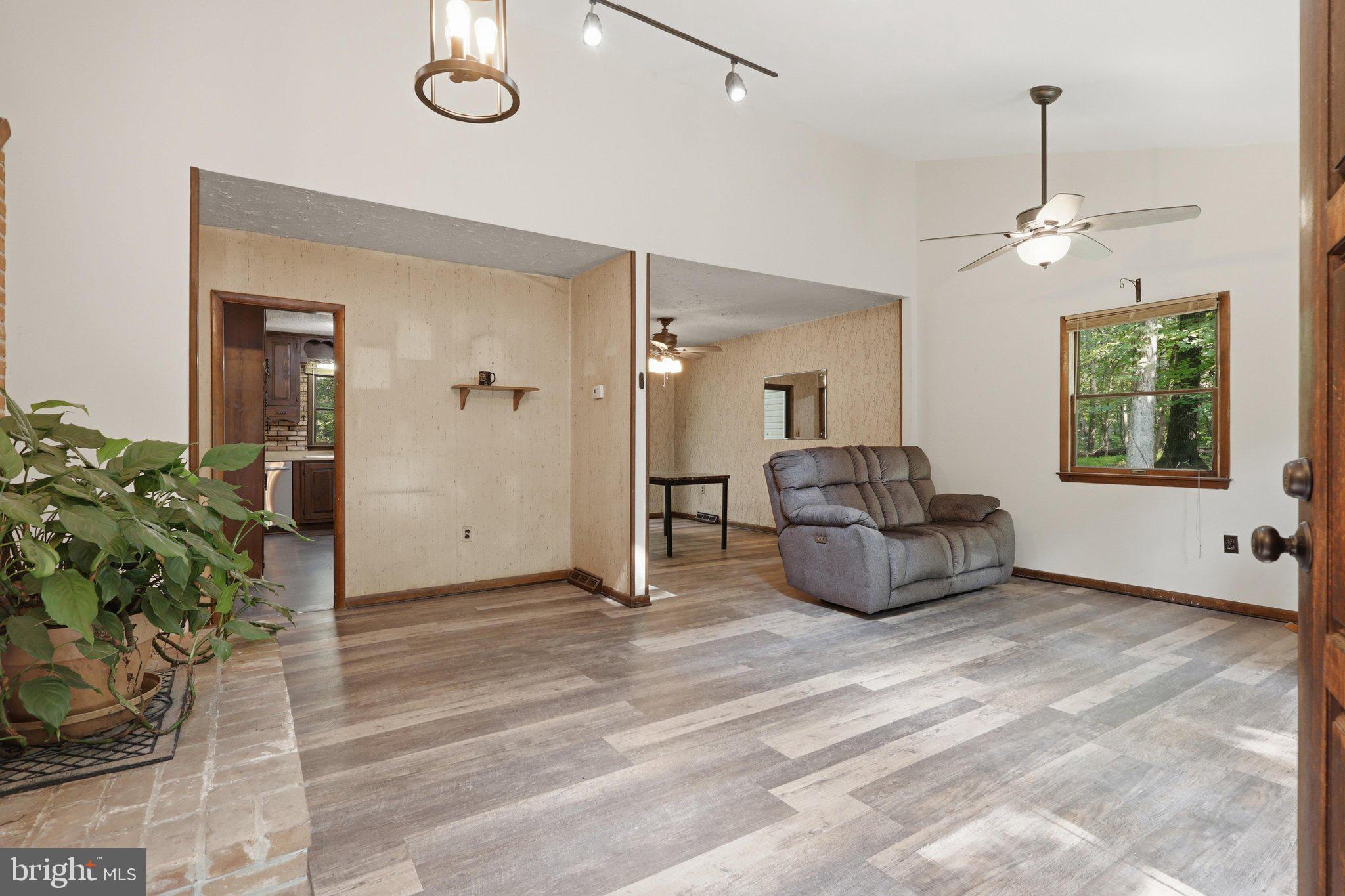 KEYS FERRY ACRES - Residential