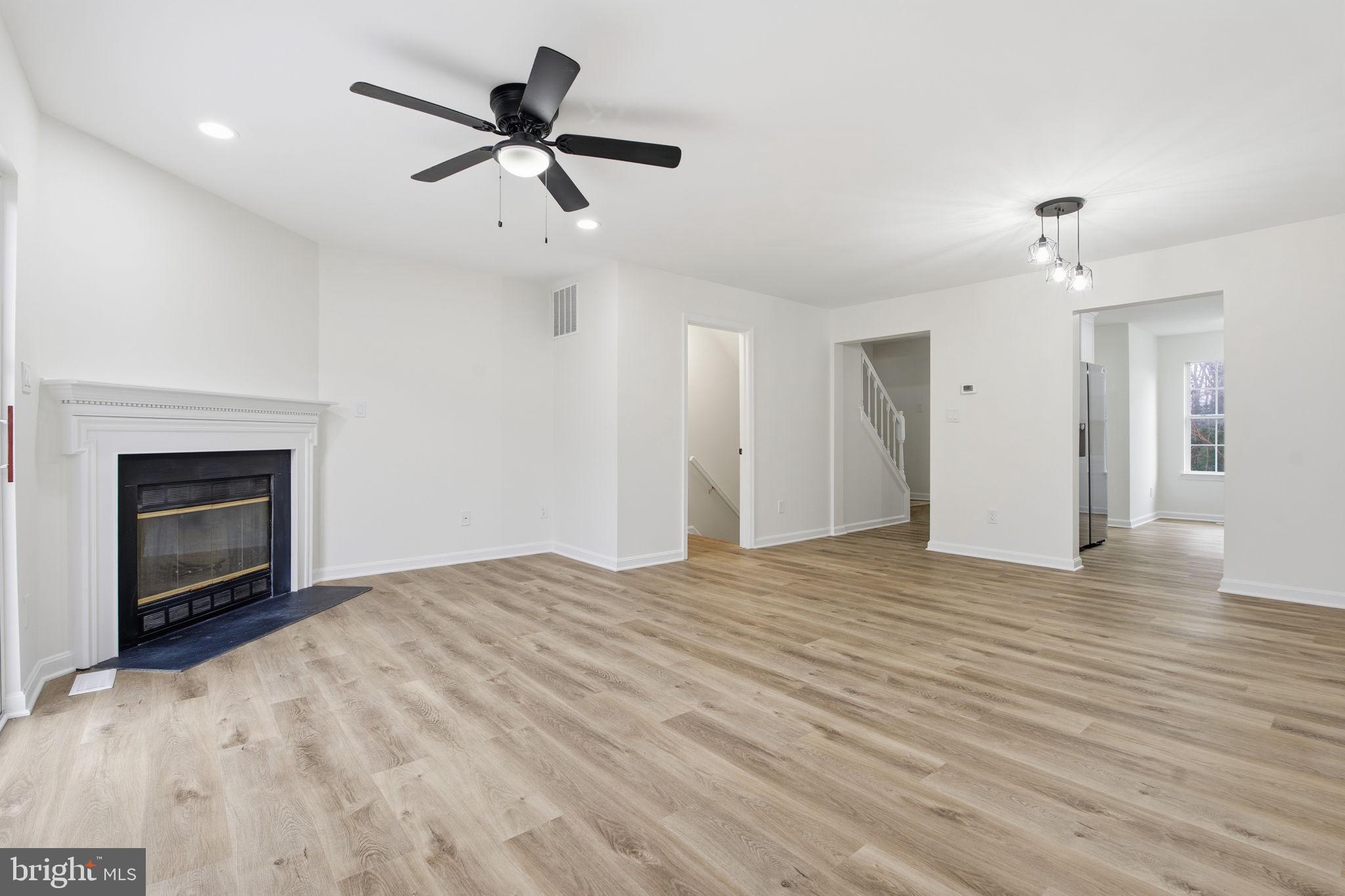 CARROLLWOOD MANOR - Residential