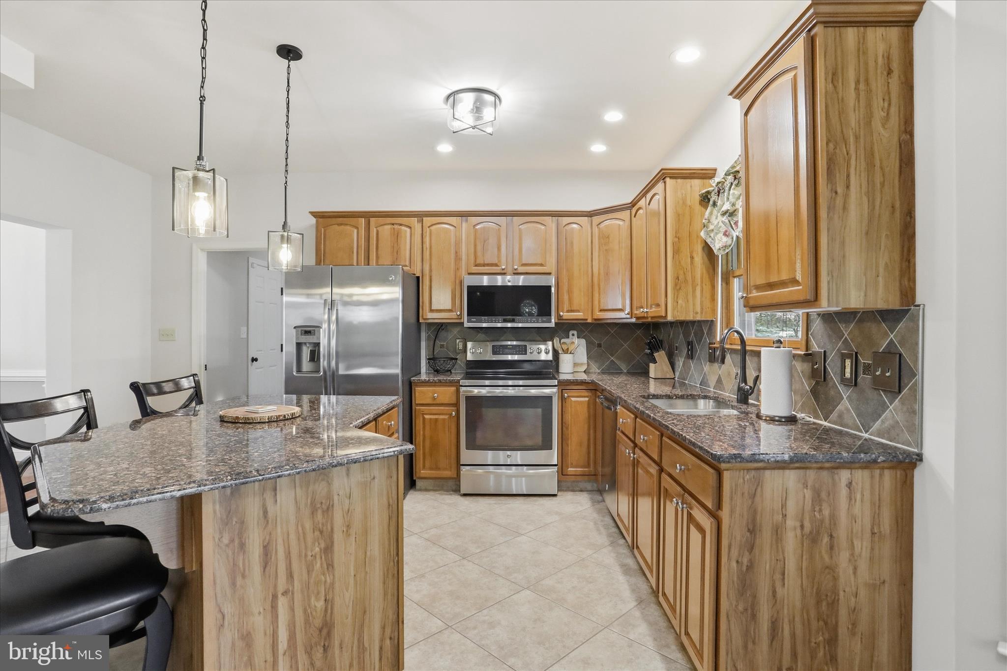 COLONIAL PARK EAST - Residential