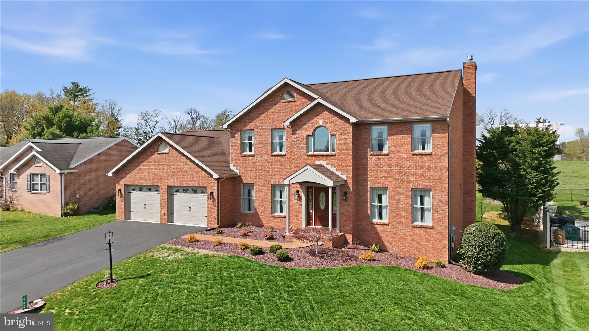 COLONIAL PARK EAST - Residential