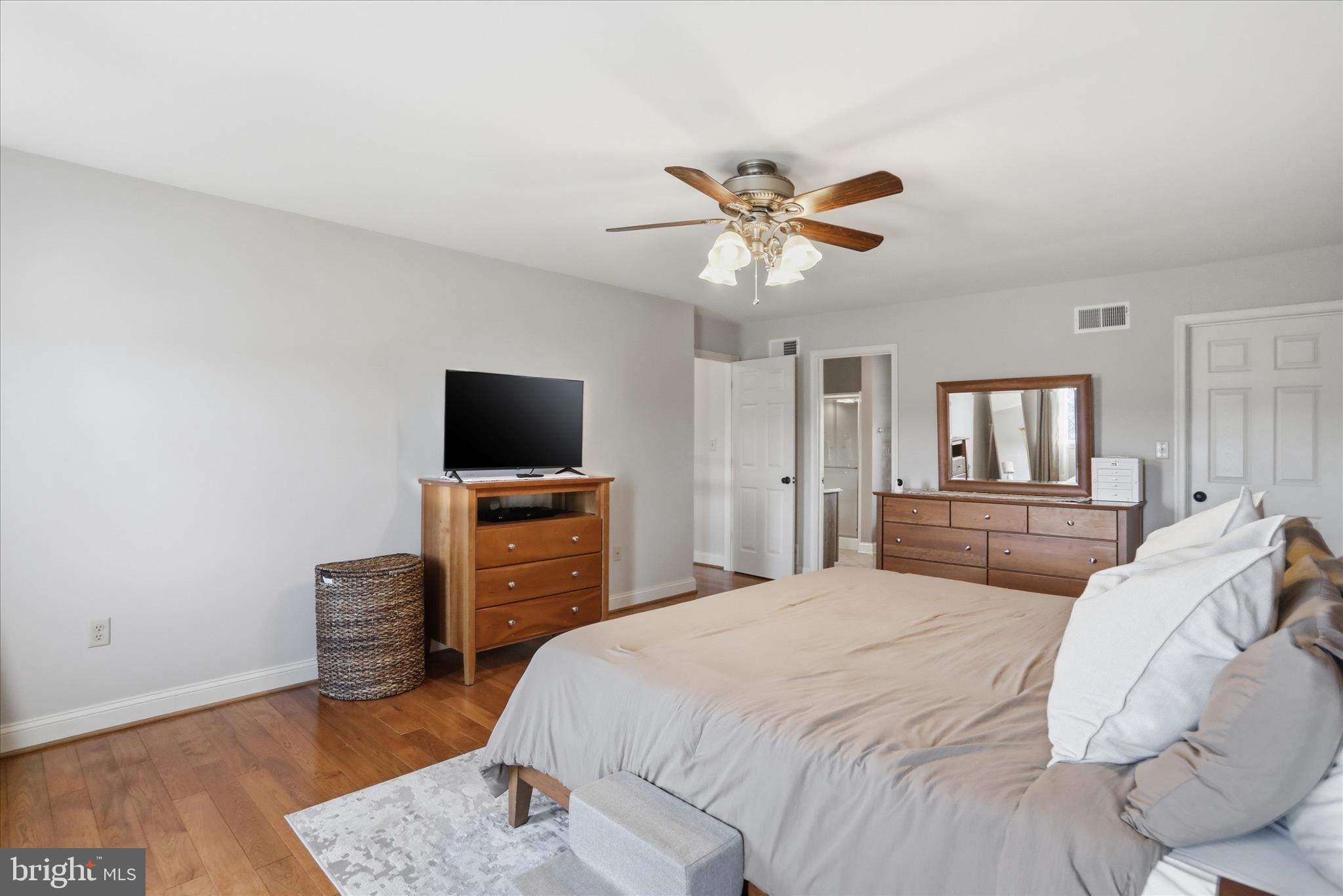COLONIAL PARK EAST - Residential