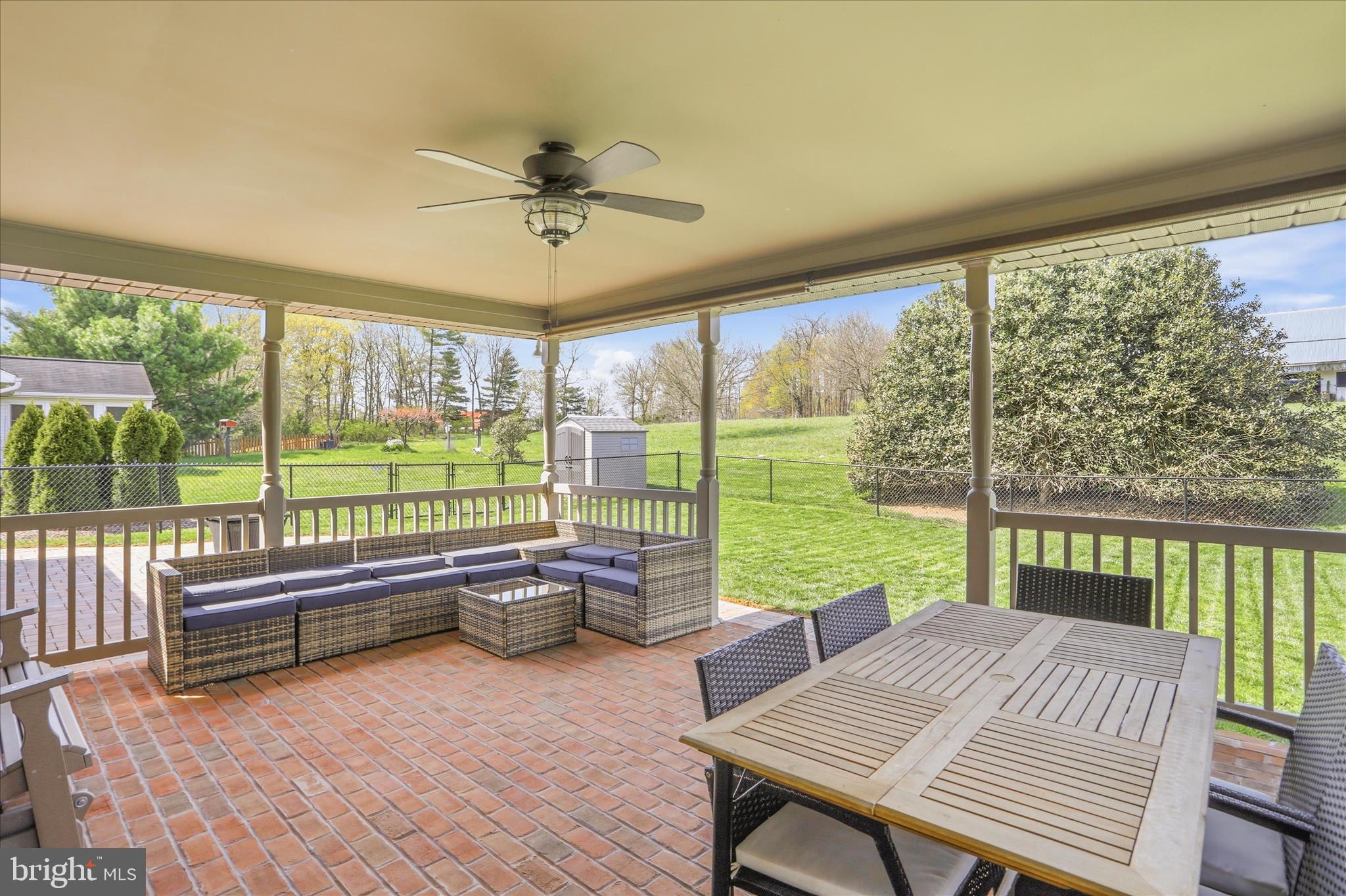 COLONIAL PARK EAST - Residential