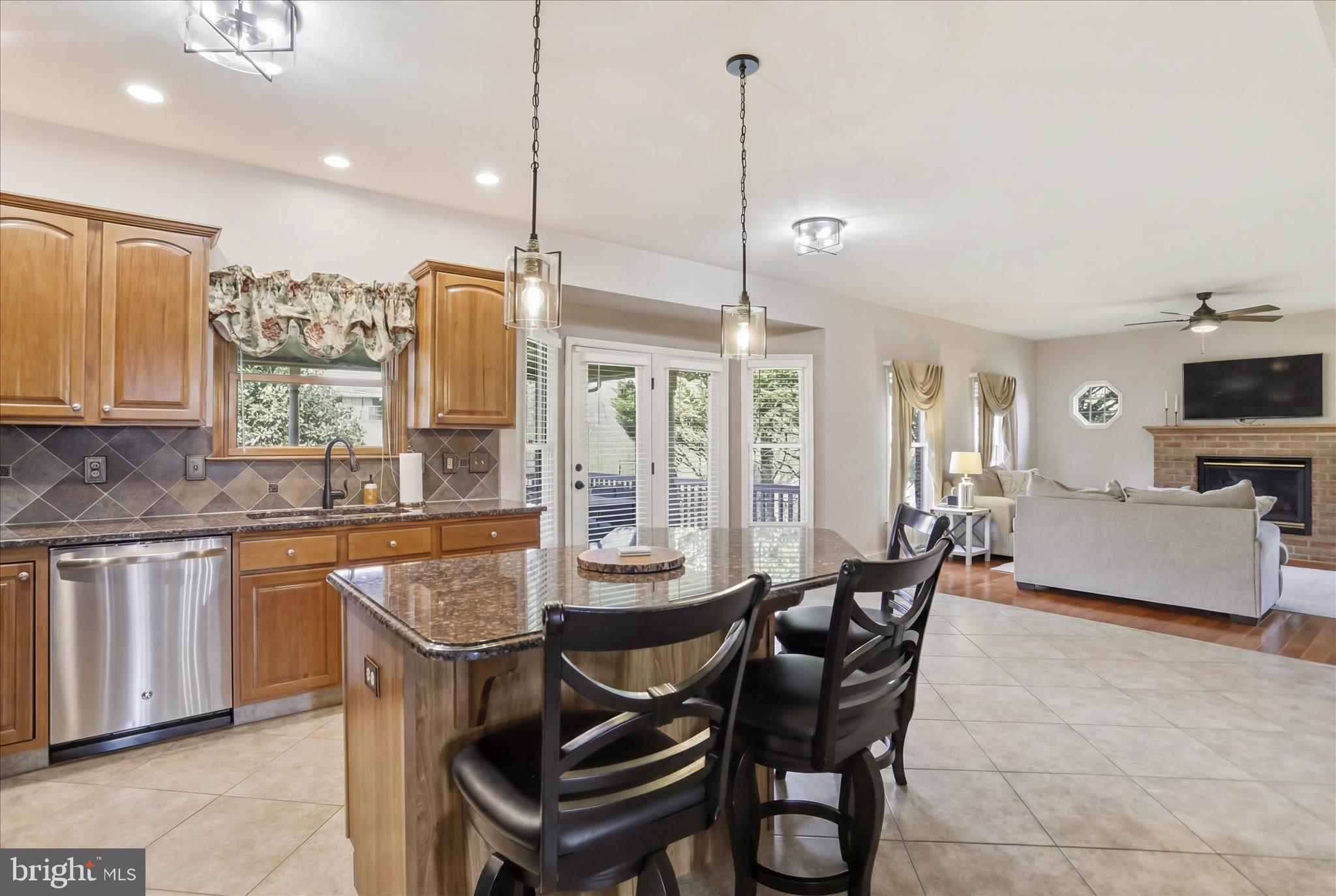 COLONIAL PARK EAST - Residential