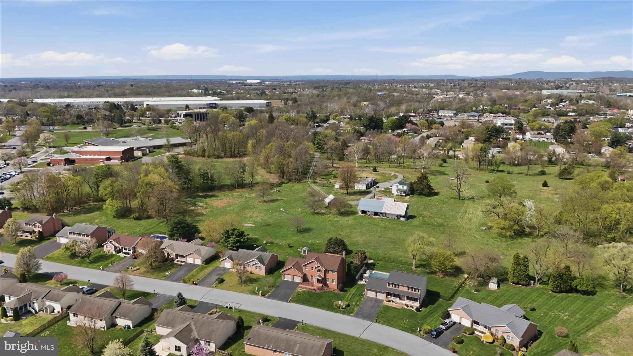 COLONIAL PARK EAST - Residential