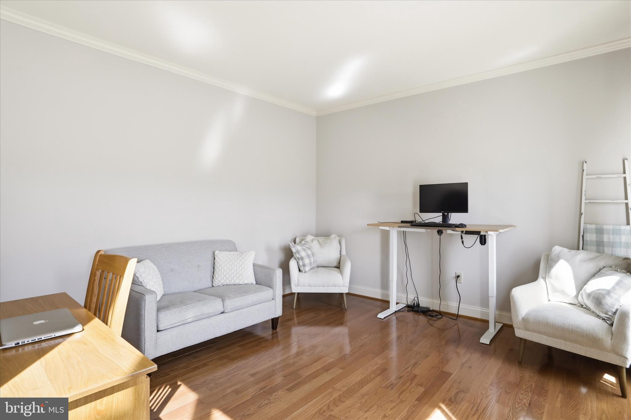 COLONIAL PARK EAST - Residential