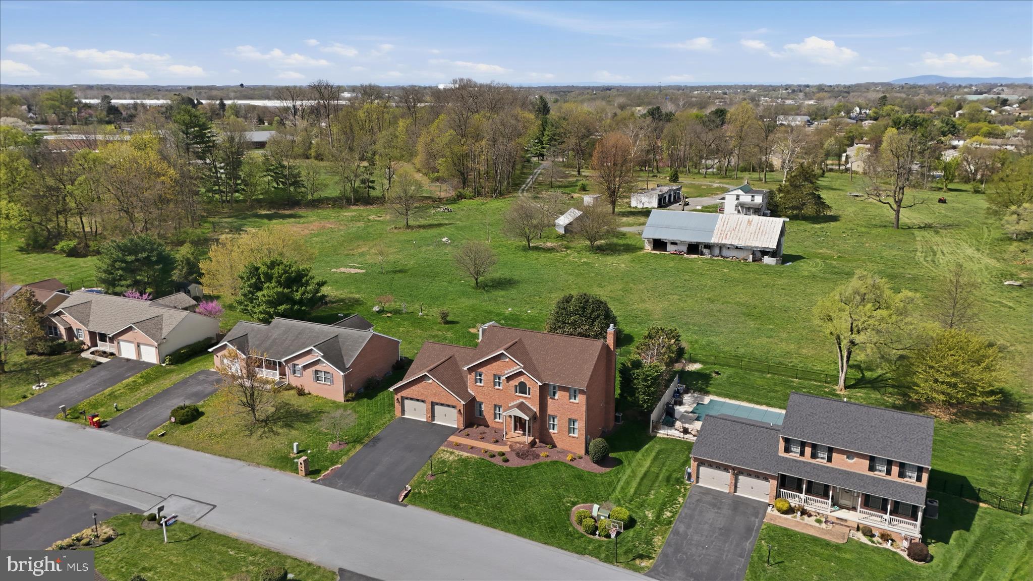 COLONIAL PARK EAST - Residential