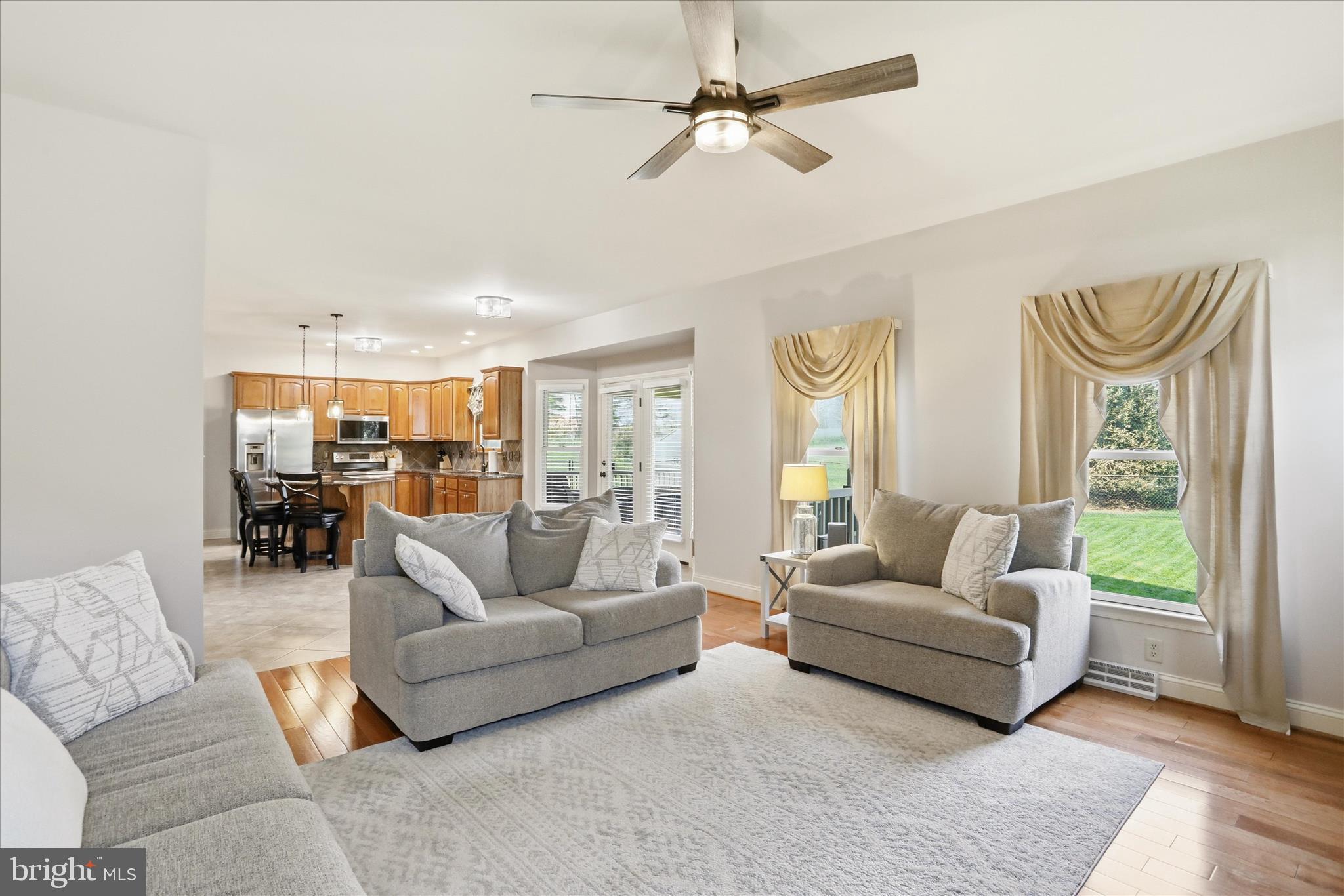 COLONIAL PARK EAST - Residential