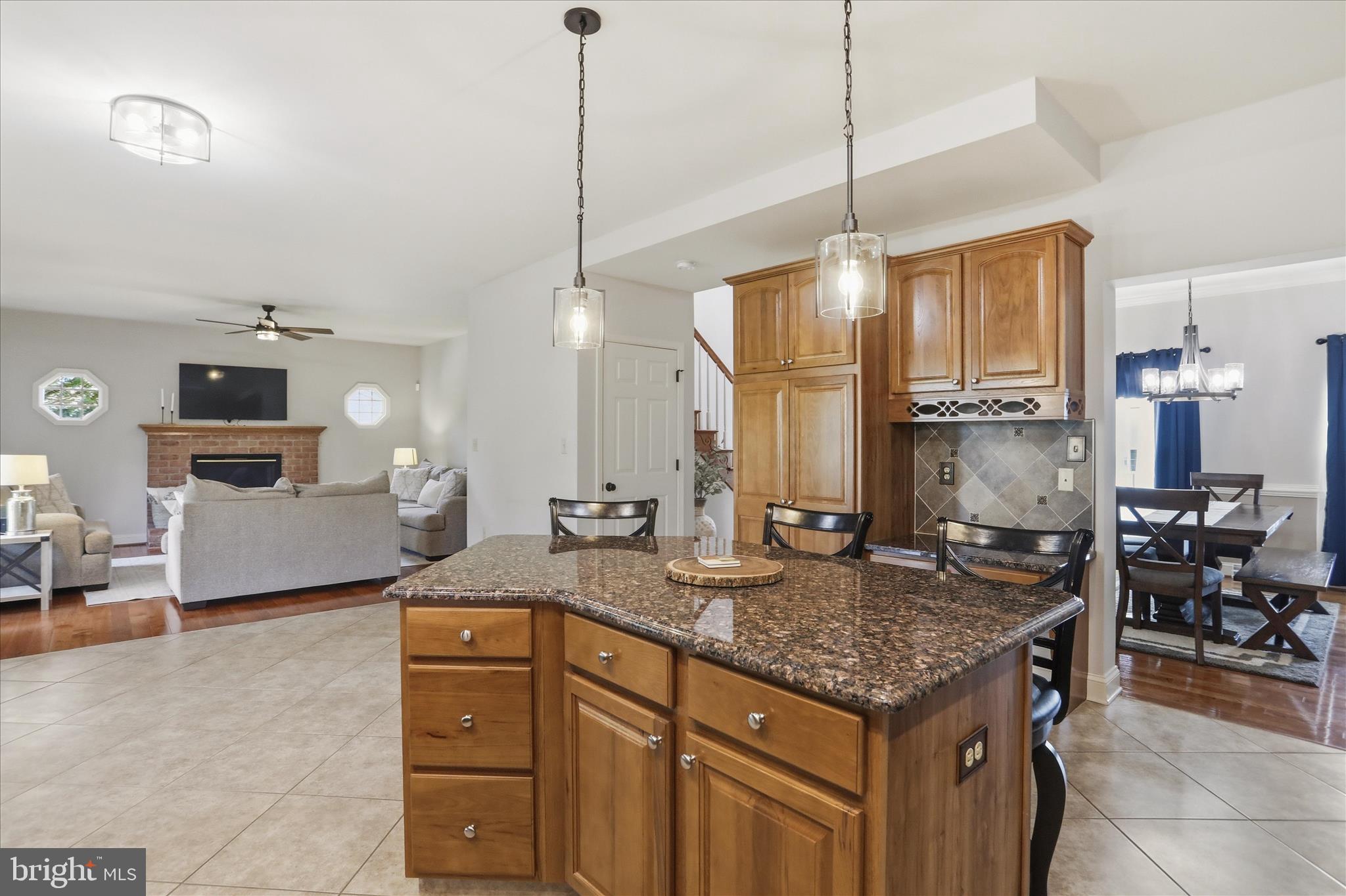 COLONIAL PARK EAST - Residential