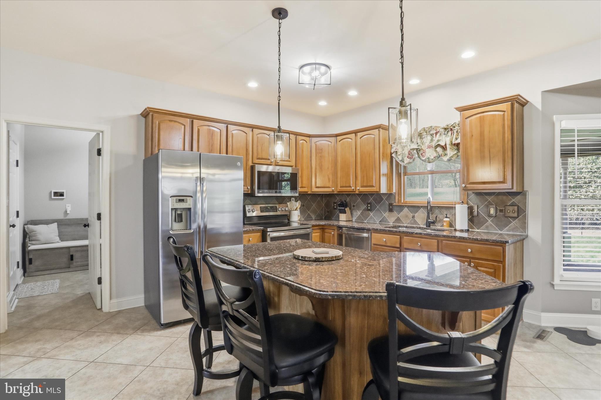 COLONIAL PARK EAST - Residential