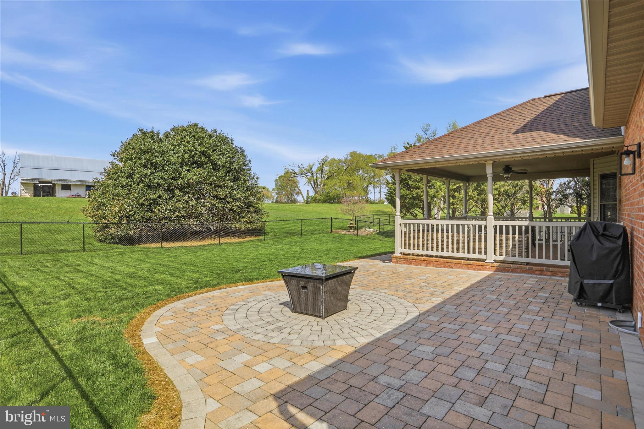 COLONIAL PARK EAST - Residential