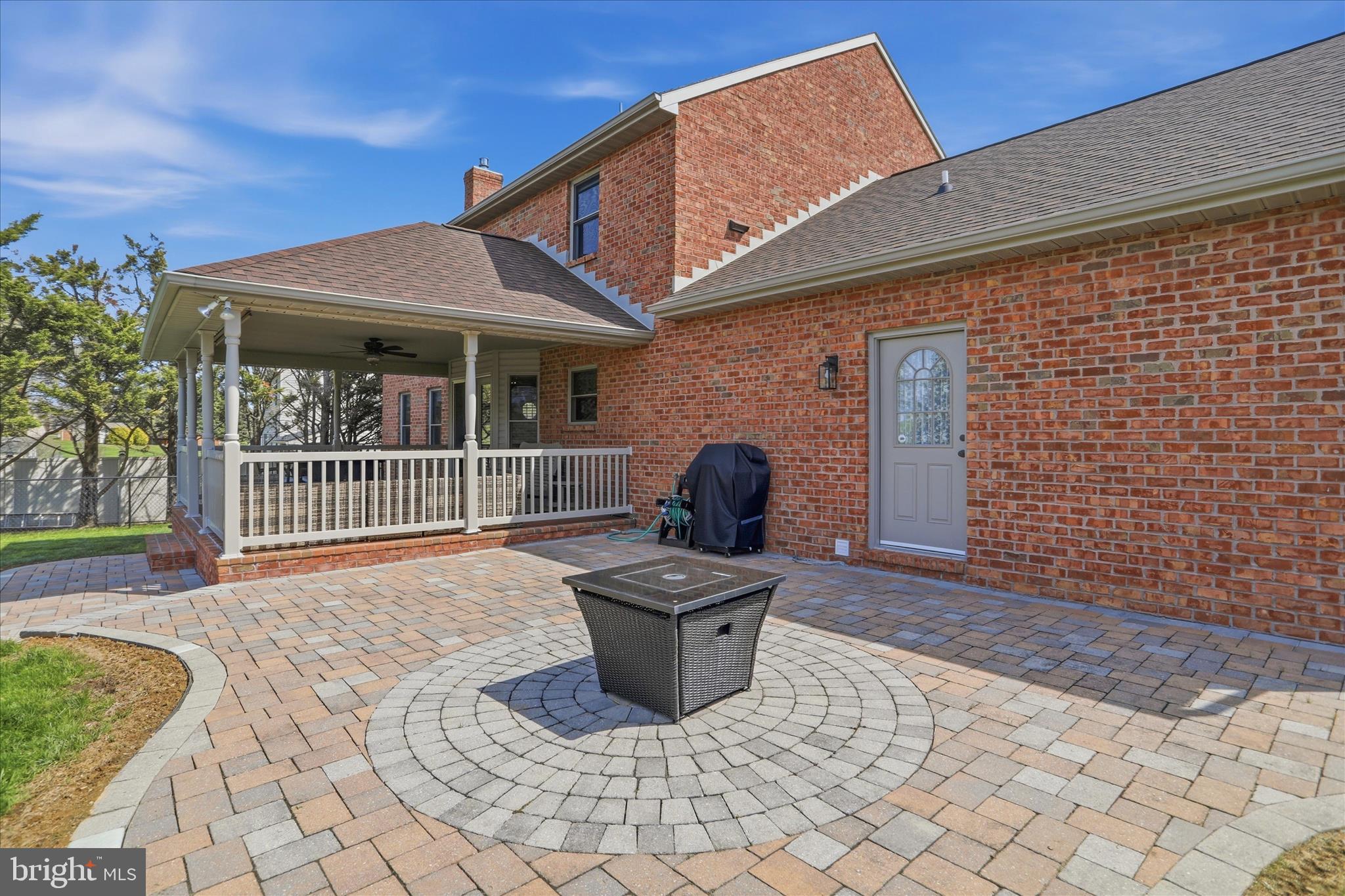COLONIAL PARK EAST - Residential