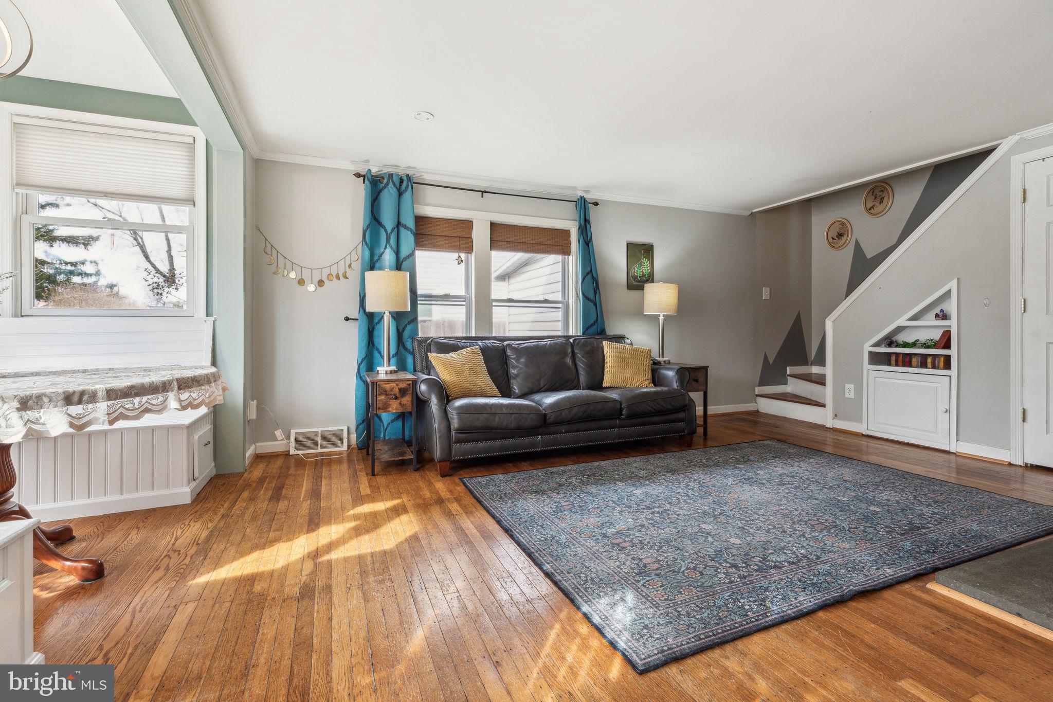 ROSLYN - Residential