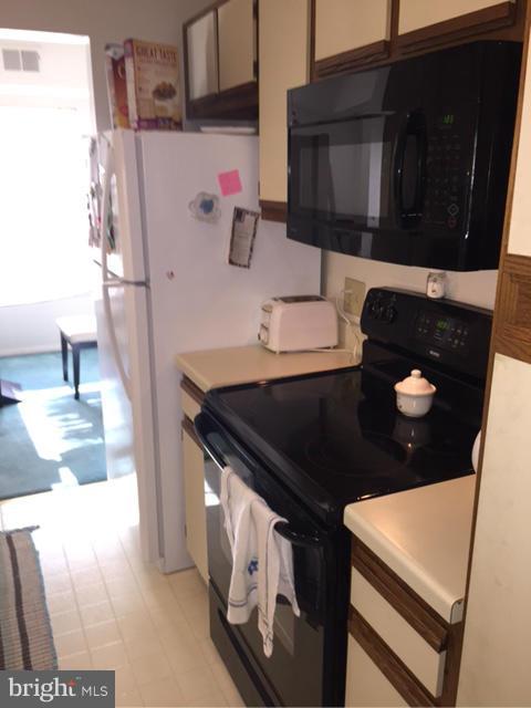 WILLOW WOOD - Residential Lease