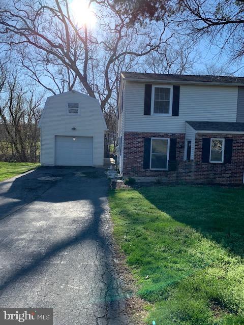 Have the best of both worlds with this 3 bedroom, 1 1/2 bath semi-detached property.  It is close to shopping and restaurants yet the views from your back deck put you in touch with nature. It features a garage that has room for your vehicle and leaves plenty of room for storage or workshop space. There is also a bonus room above the garage that has its own entrance and the possibility of its own full bathroom.