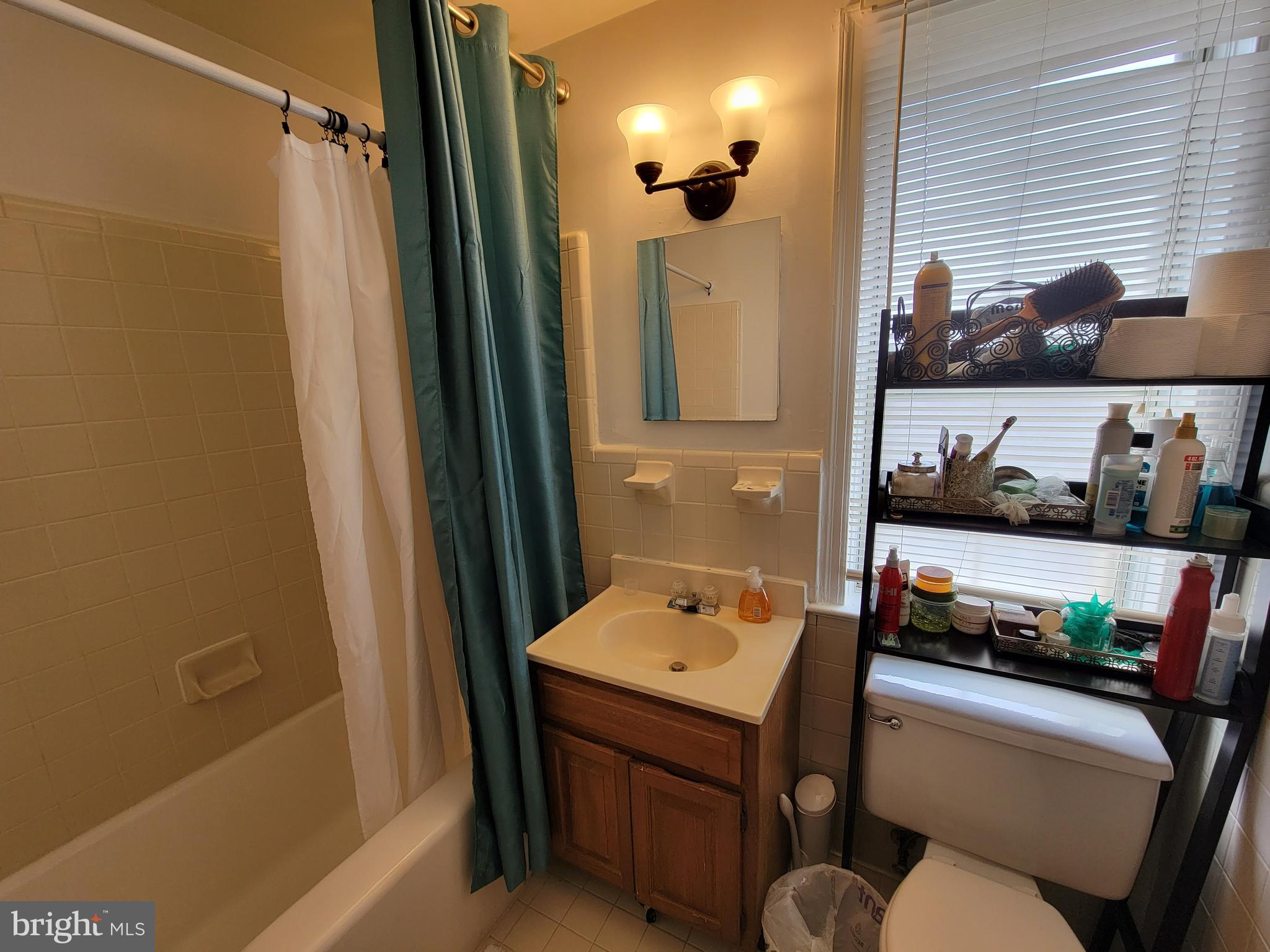 CAMBRIDGE COURTS - Residential Lease