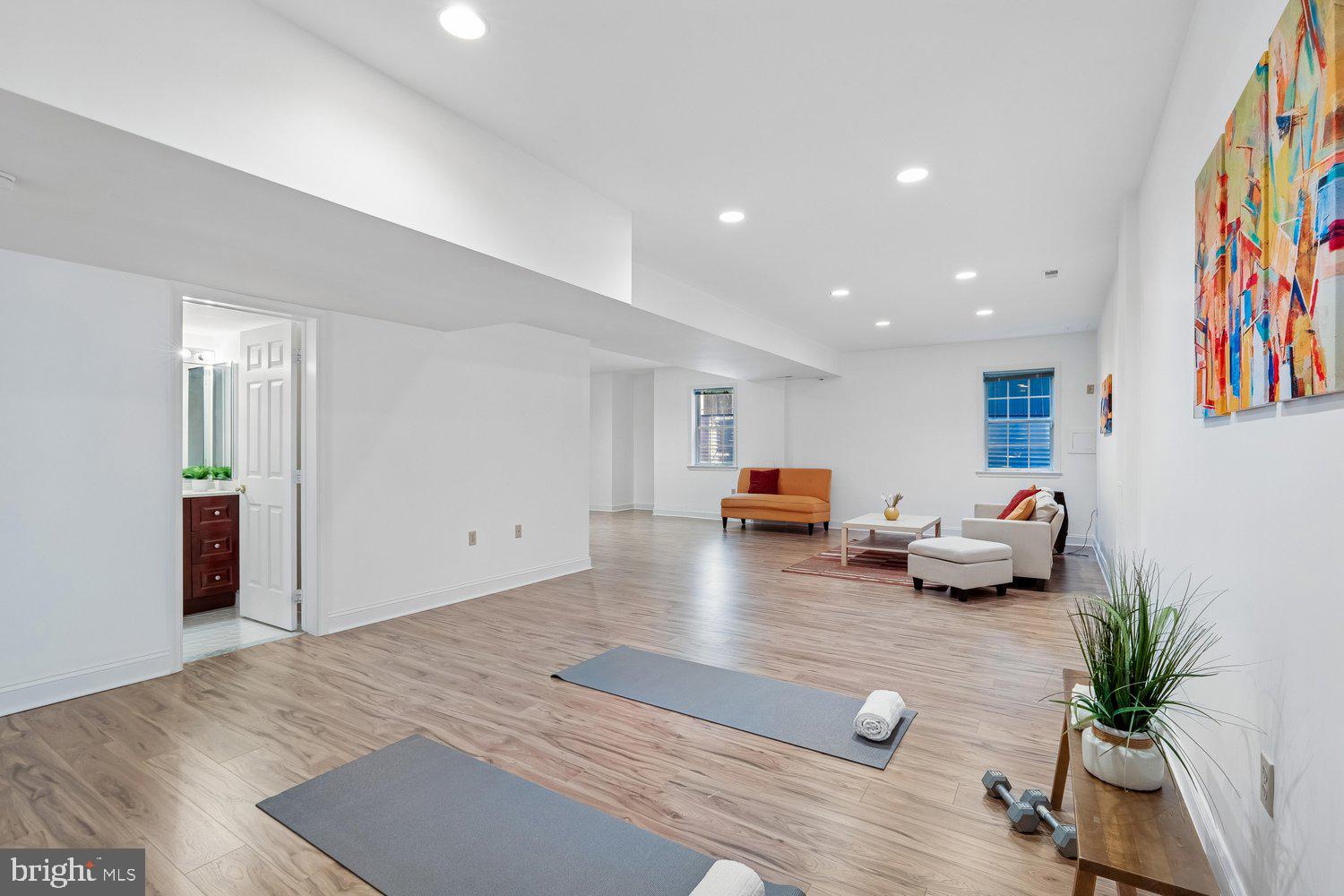 SPRING VALLEY - Residential