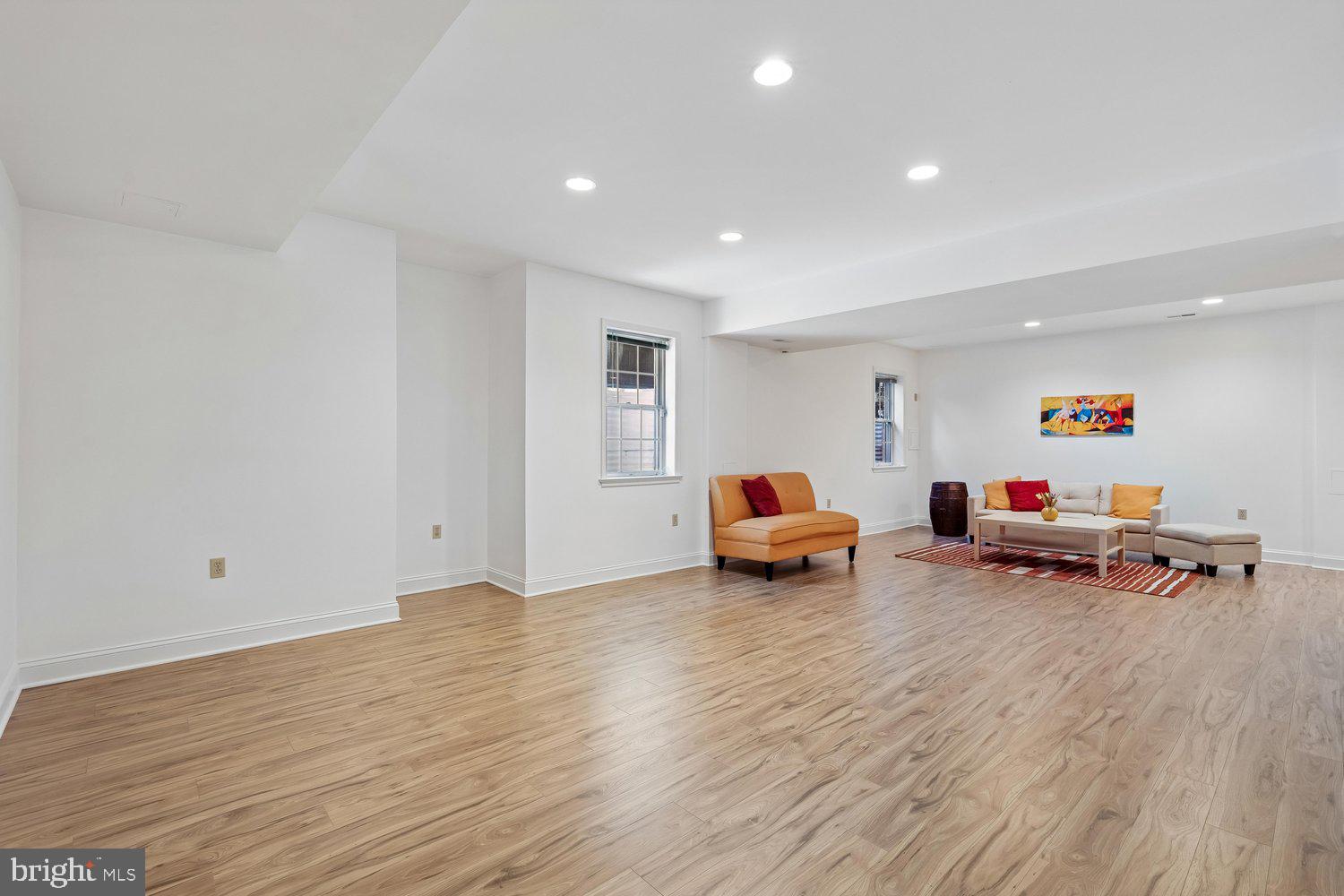 SPRING VALLEY - Residential