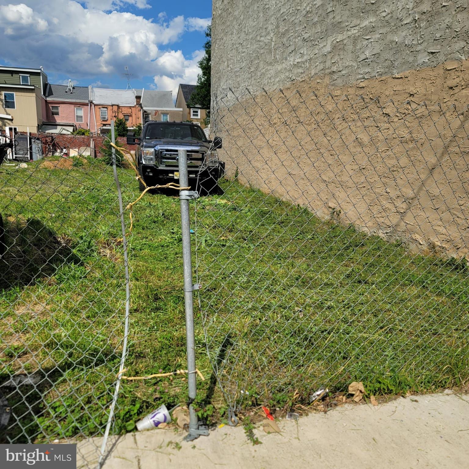 Fantastic opportunity to own a vacant lot measuring approximately 25' x 115' (2,875 +/- square feet). This generously sized parcel offers excellent potential for residential development, investment, or a custom build, subject to municipal approvals and zoning requirements. Conveniently located near major roadways, public transportation, shopping, dining, and local amenities. Whether you're a builder, investor, or future homeowner, this lot presents a great opportunity to bring your vision to life. Buyers are responsible for conducting their own due diligence regarding zoning, permits, utilities, and permitted uses.