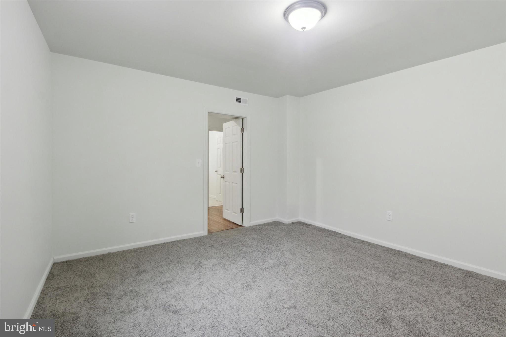 DICKINSON NARROWS - Residential Income