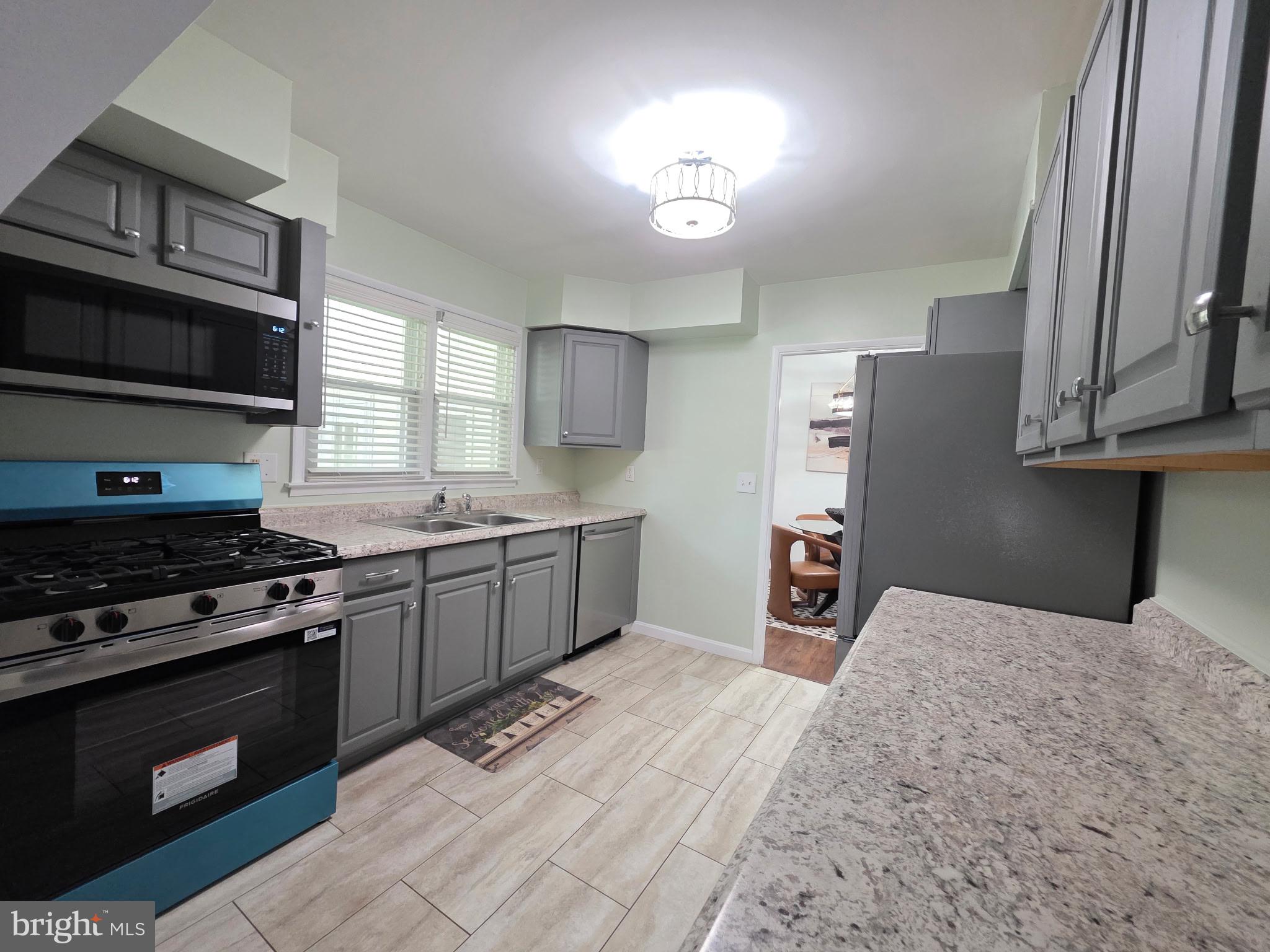 CRESTWOOD - Residential