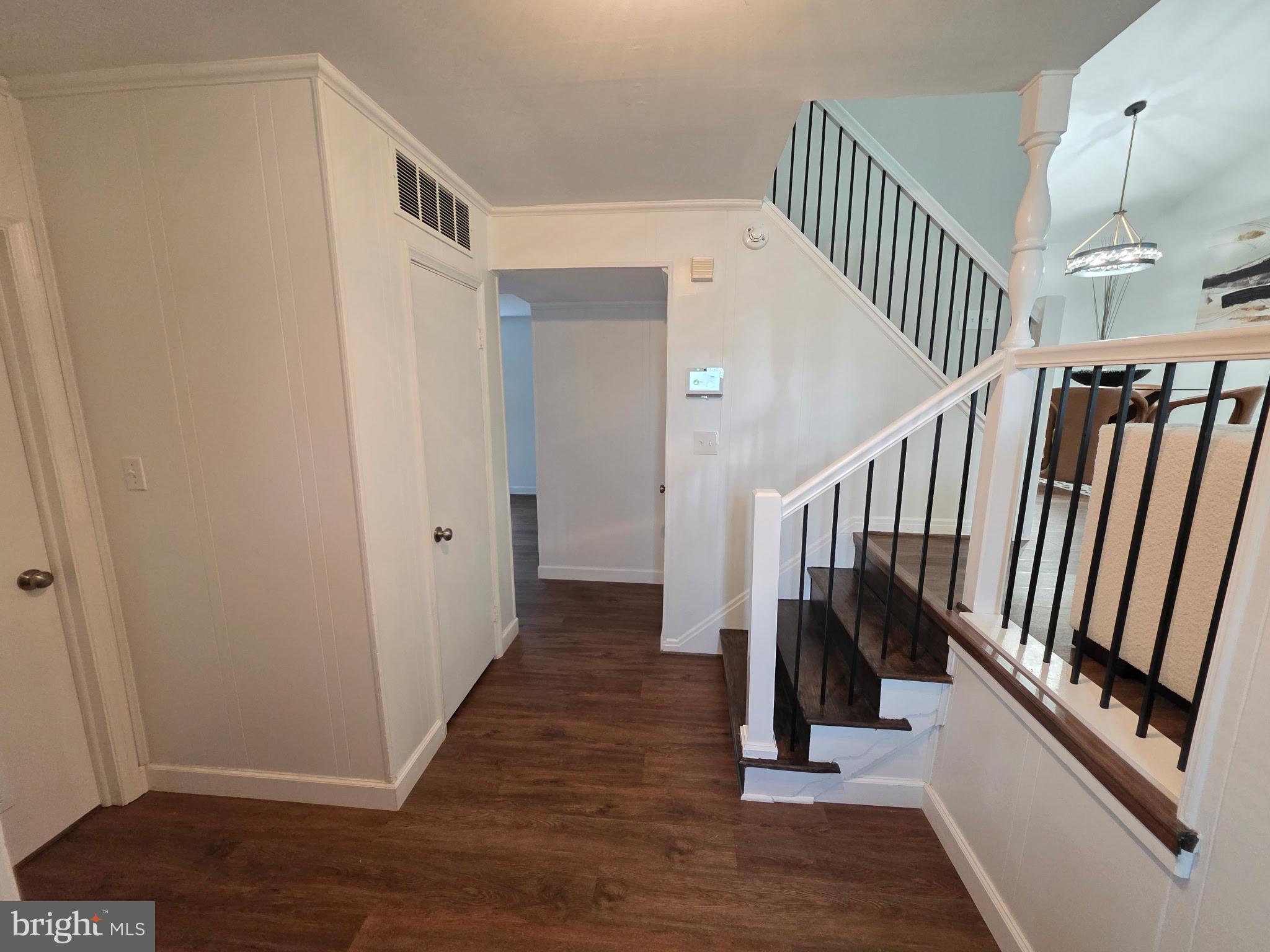 CRESTWOOD - Residential