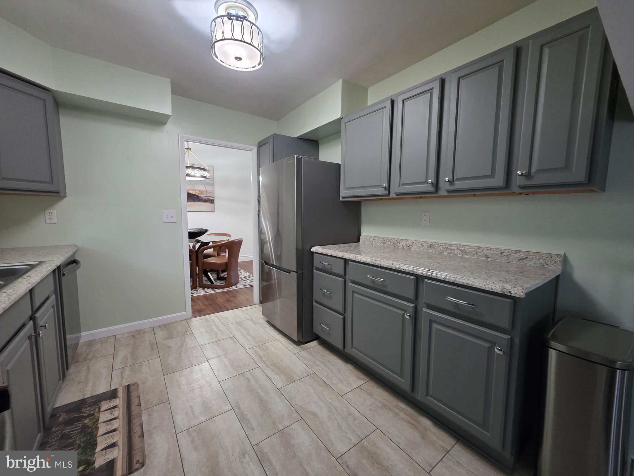 CRESTWOOD - Residential