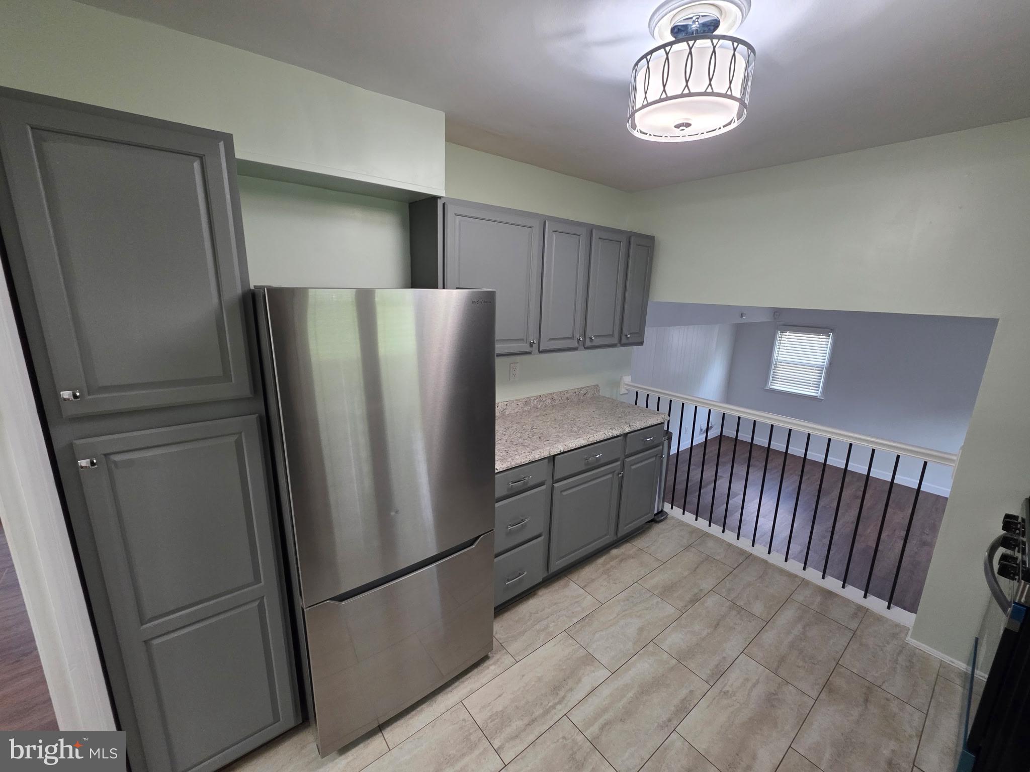 CRESTWOOD - Residential