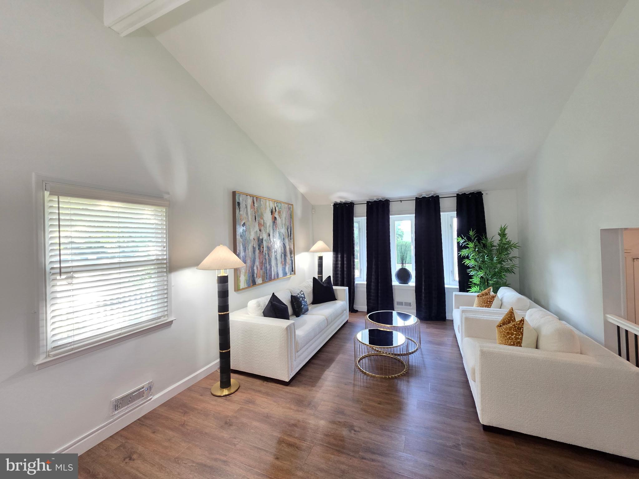 CRESTWOOD - Residential