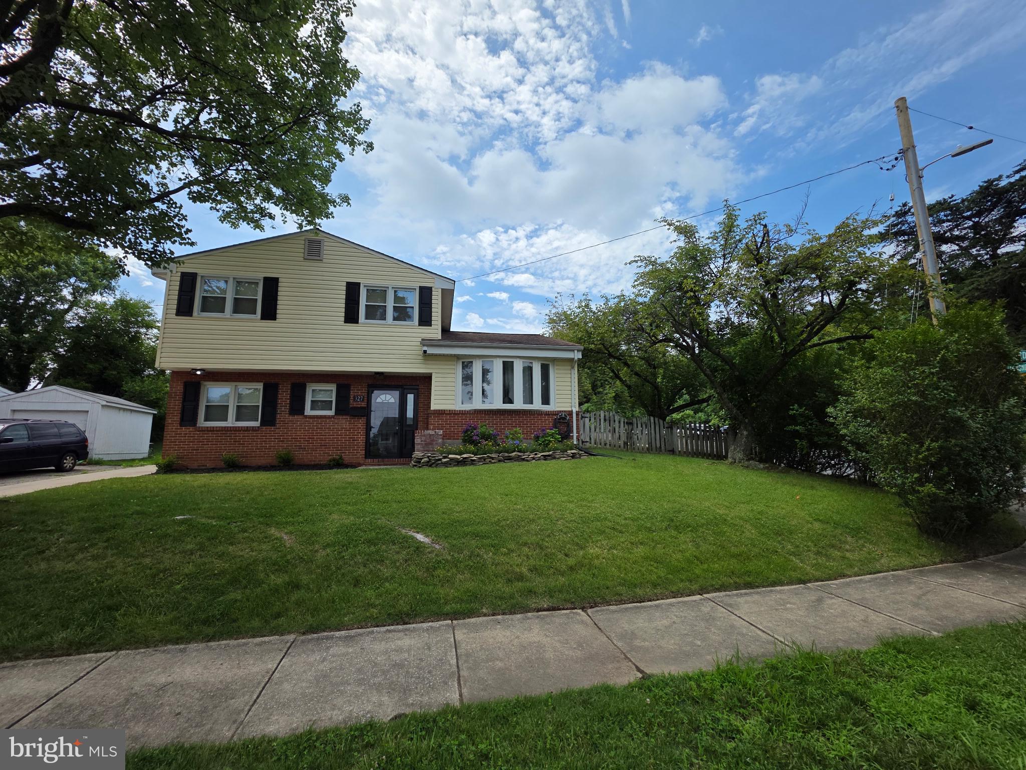 CRESTWOOD - Residential