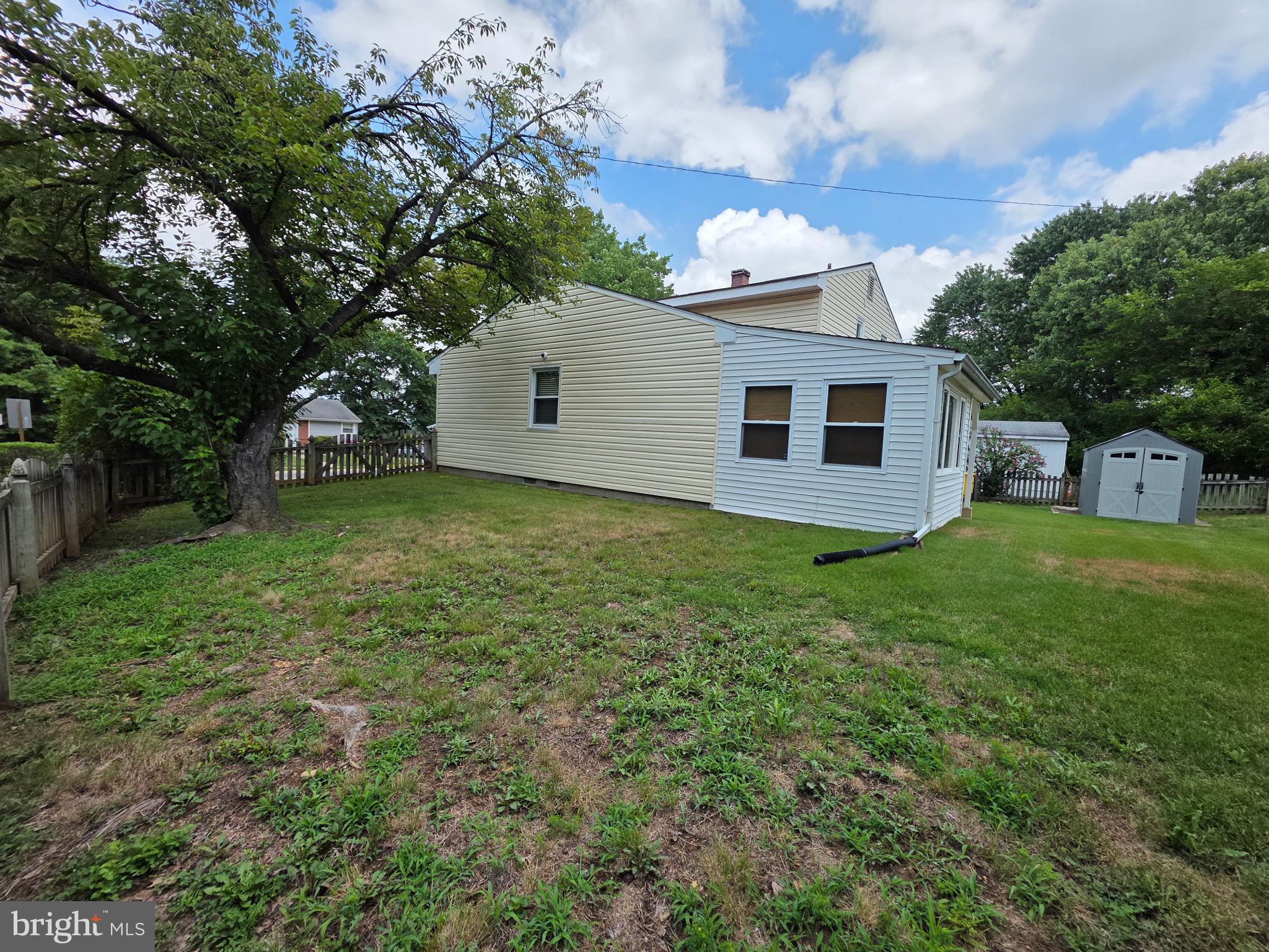 CRESTWOOD - Residential
