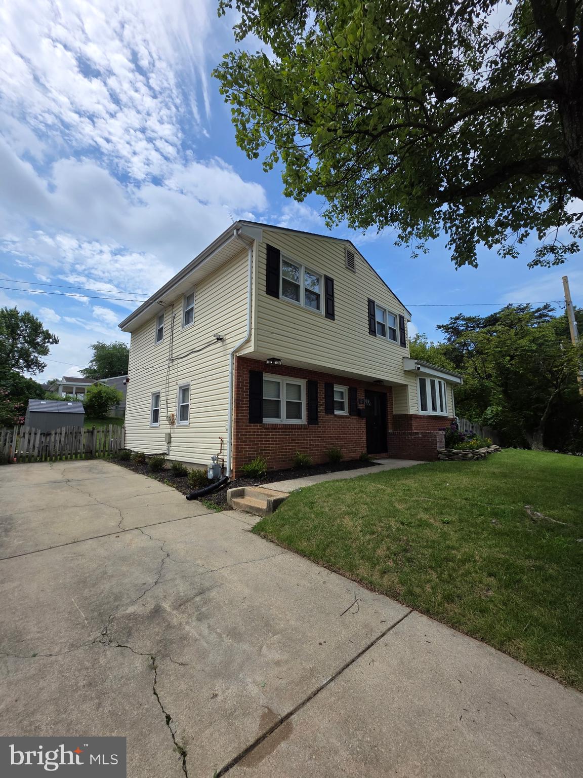 CRESTWOOD - Residential