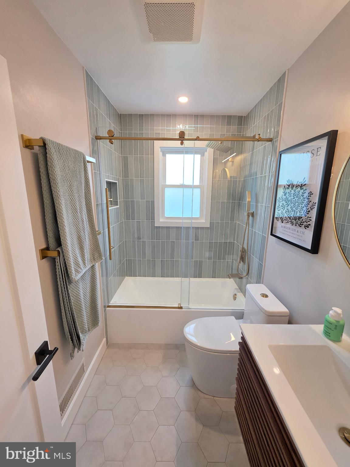 CRESTWOOD - Residential