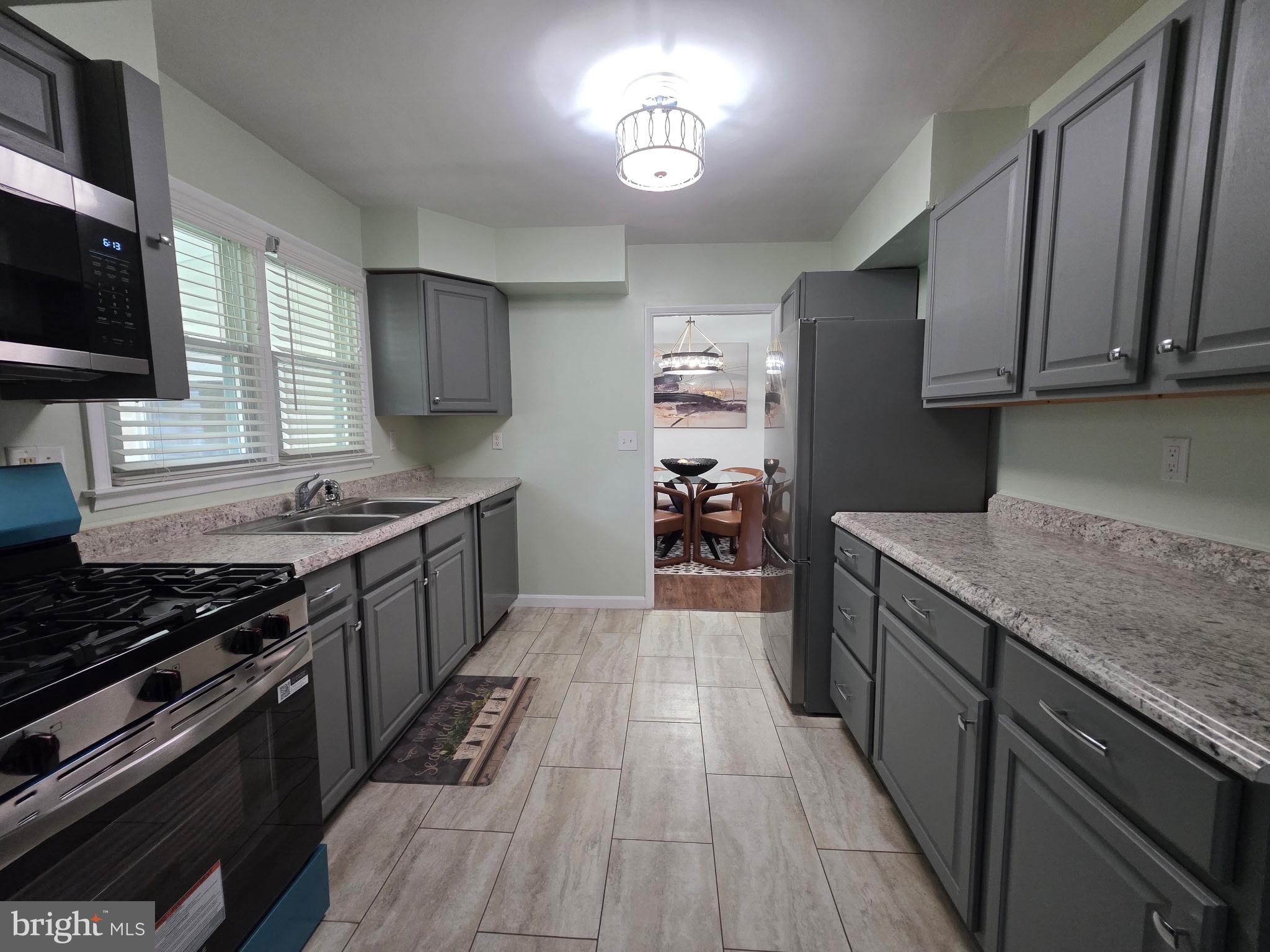 CRESTWOOD - Residential
