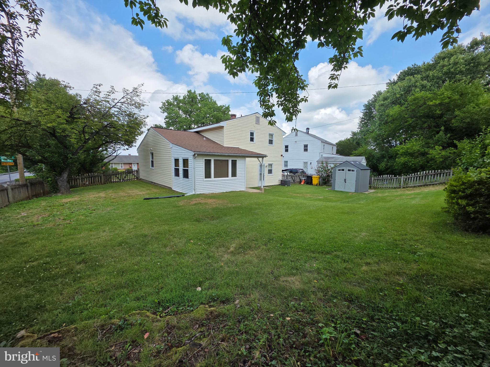 CRESTWOOD - Residential