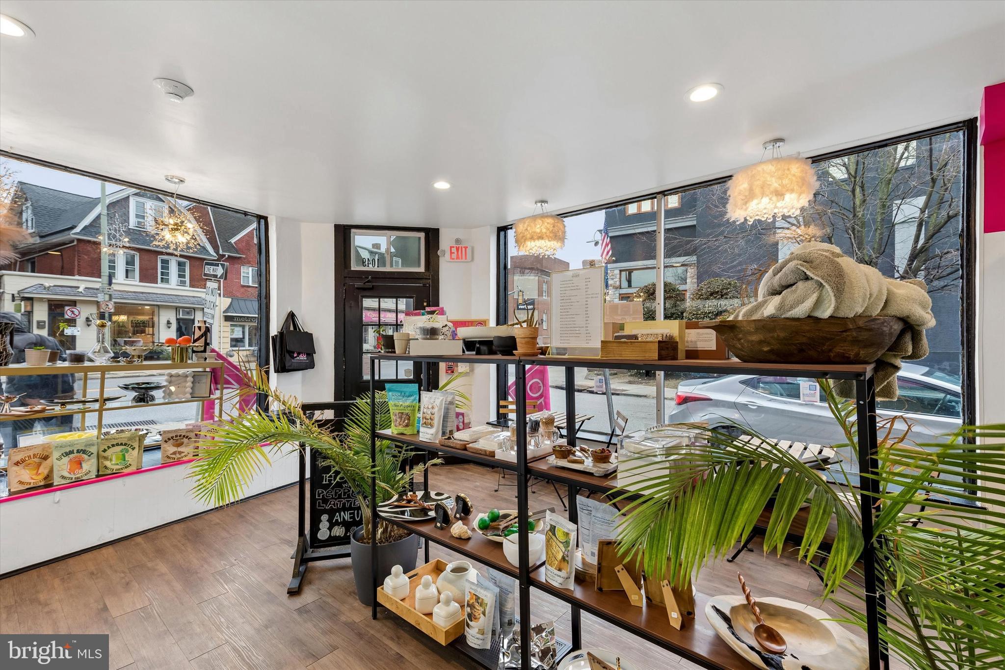 BRYN MAWR - Commercial Sale