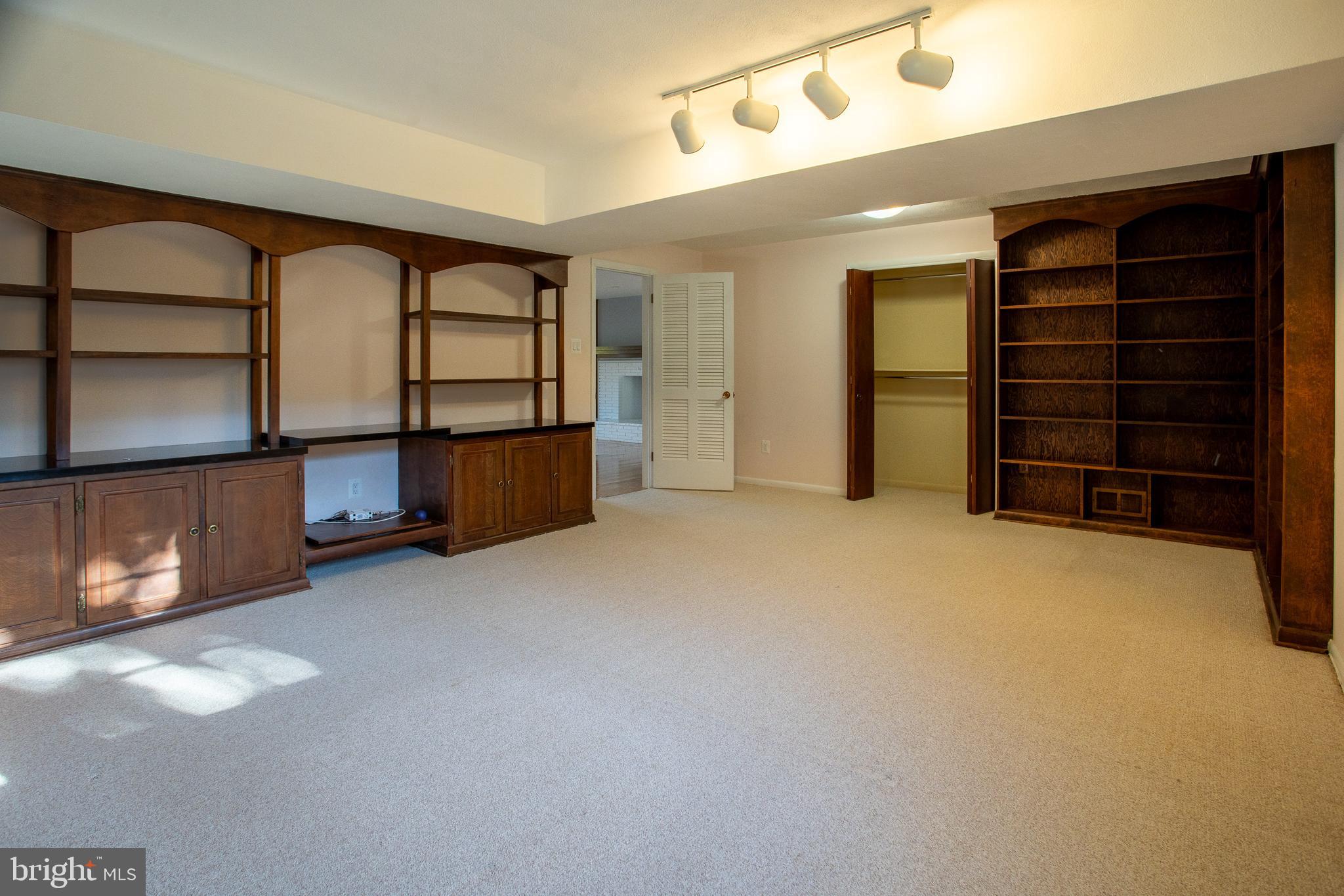 KENWOOD PARK - Residential Lease