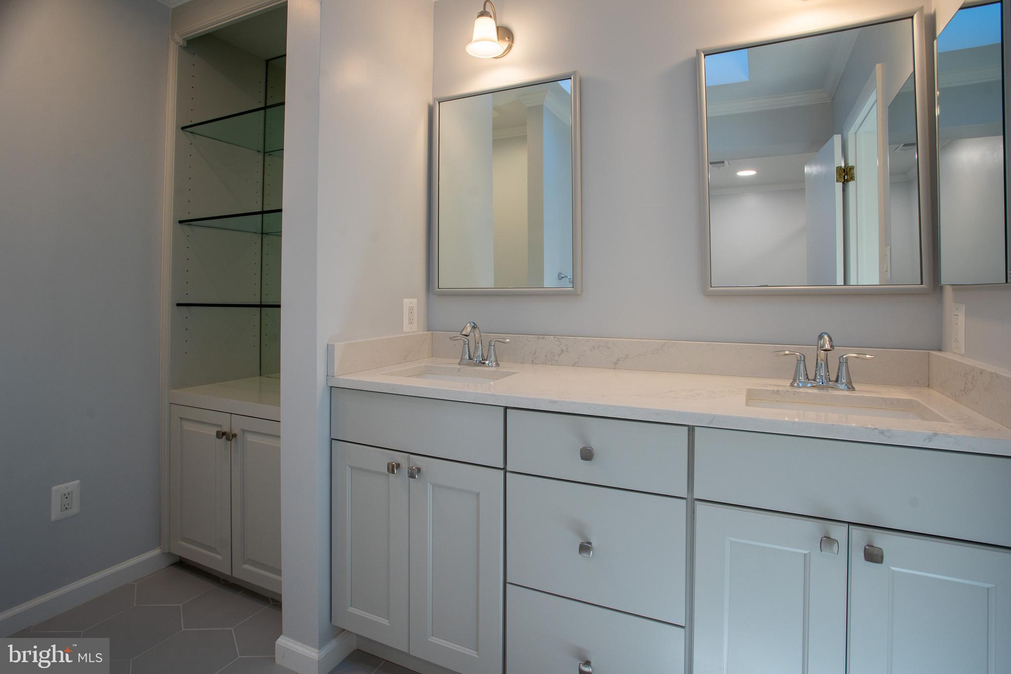 KENWOOD PARK - Residential Lease
