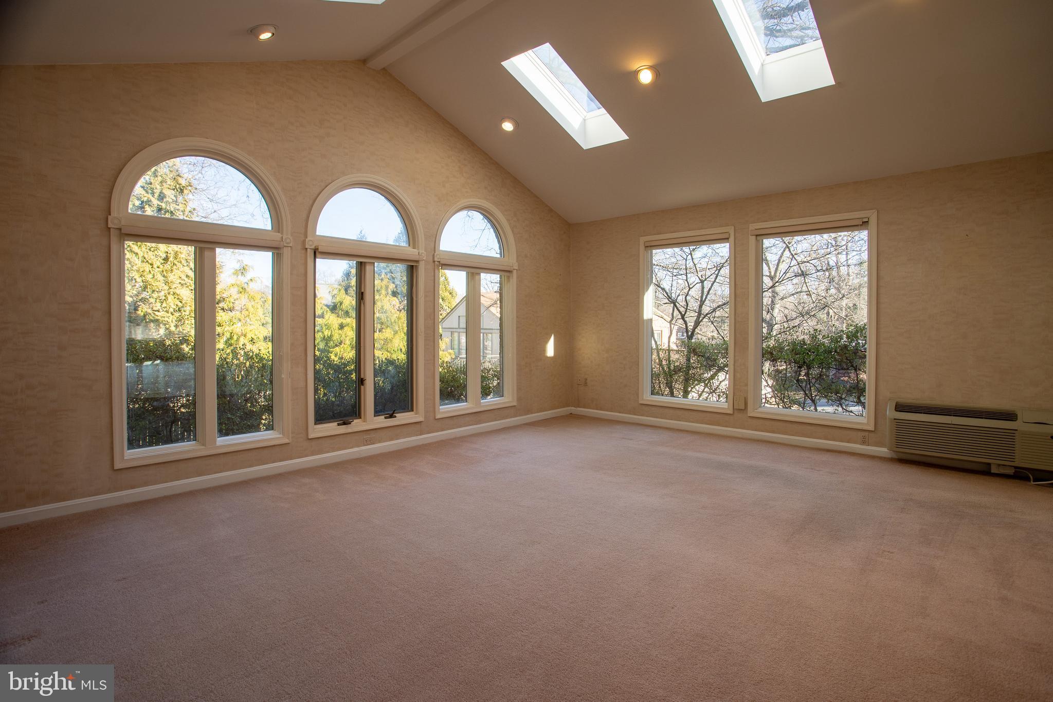 KENWOOD PARK - Residential Lease