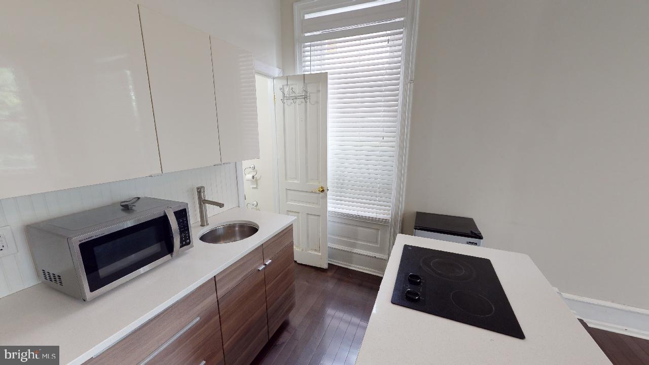 FITLER SQUARE - Residential Lease