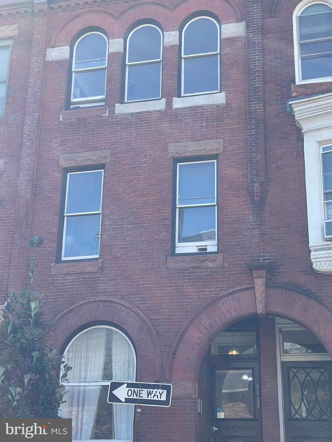 Walk into this light filled second floor studio located on a quiet street in Fitler Square. Within the unit original architectural touches meet modern amenities. The unit boasts hardwood floors throughout and a modern kitchen with built in cooktop, plenty of cabinet space and shared laundry space. Centrally located to Rittenhouse Square, the Schuylkill River trail, Market St., and University City this unit offers the city at your doorstep.

Property is offered in as shown condition.