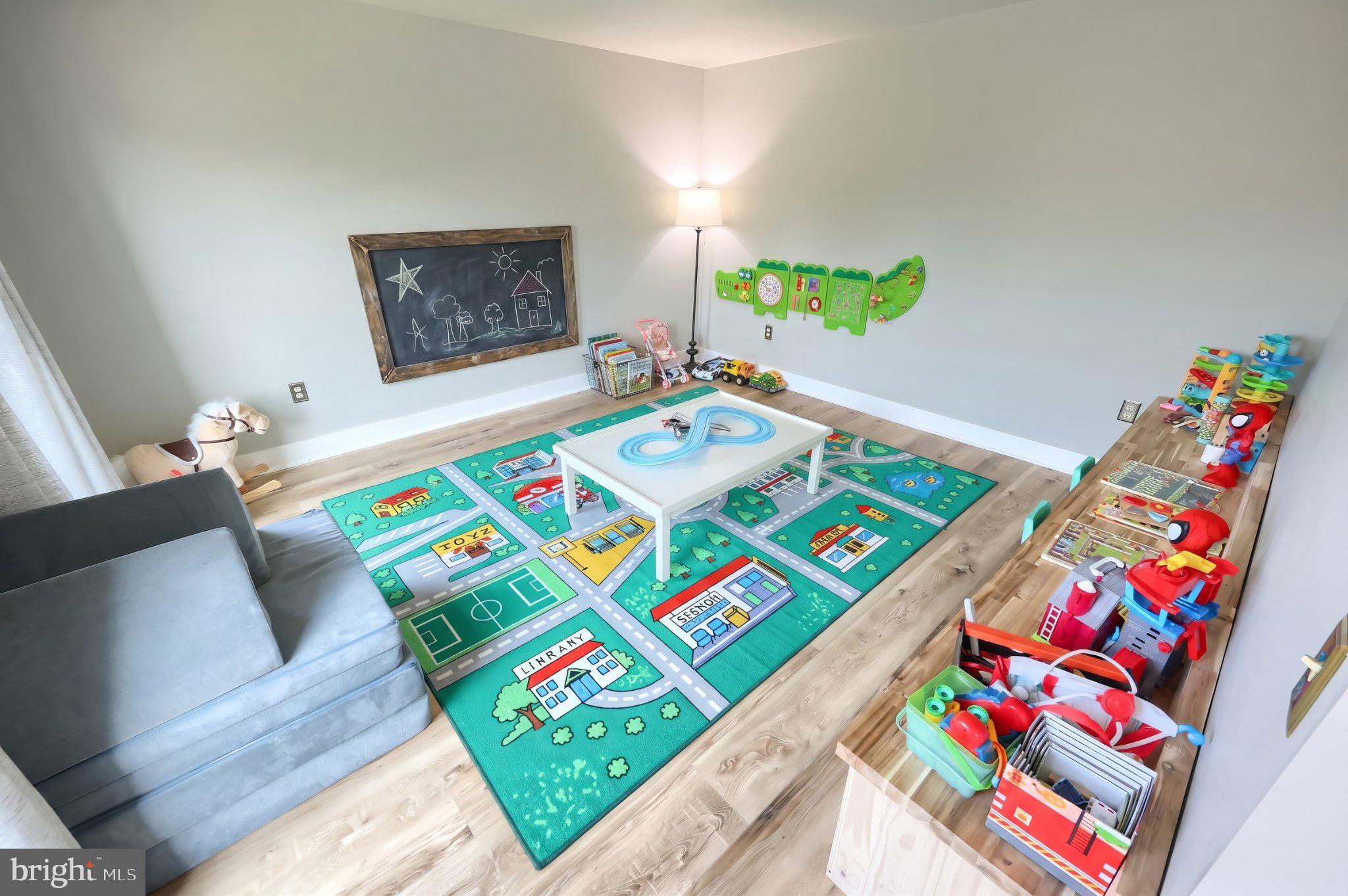 MEADOWVIEW ESTATES - Residential
