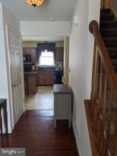 HUNTINGTON MEADOWS - Residential Lease