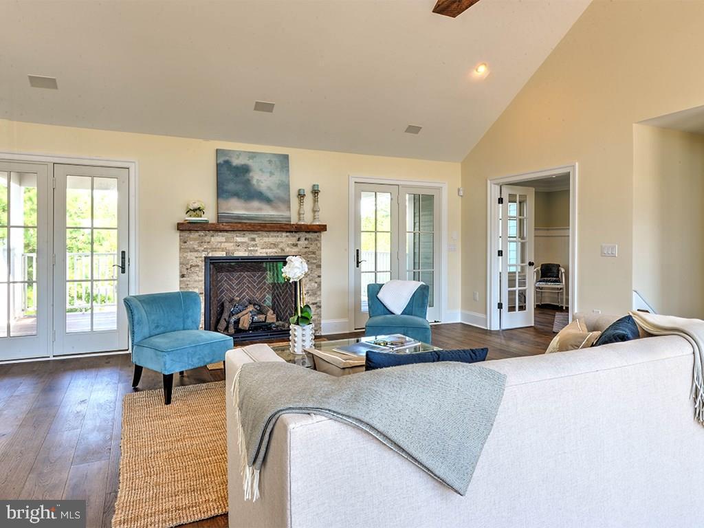 NORTH SHORES - Residential